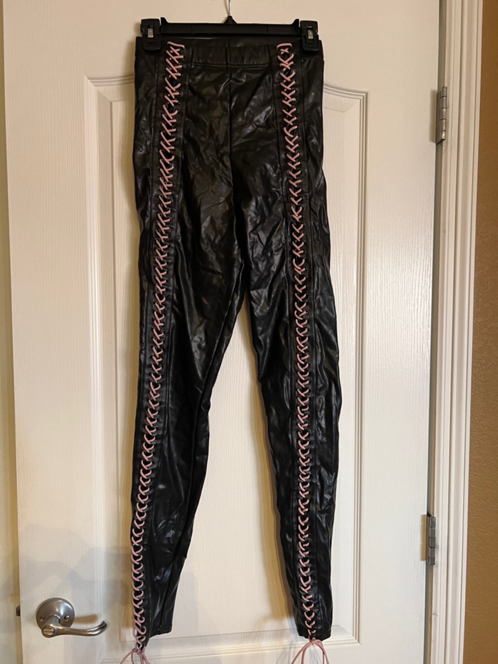 BlackMilk Traveller Pink HW Lace Up Leggings
